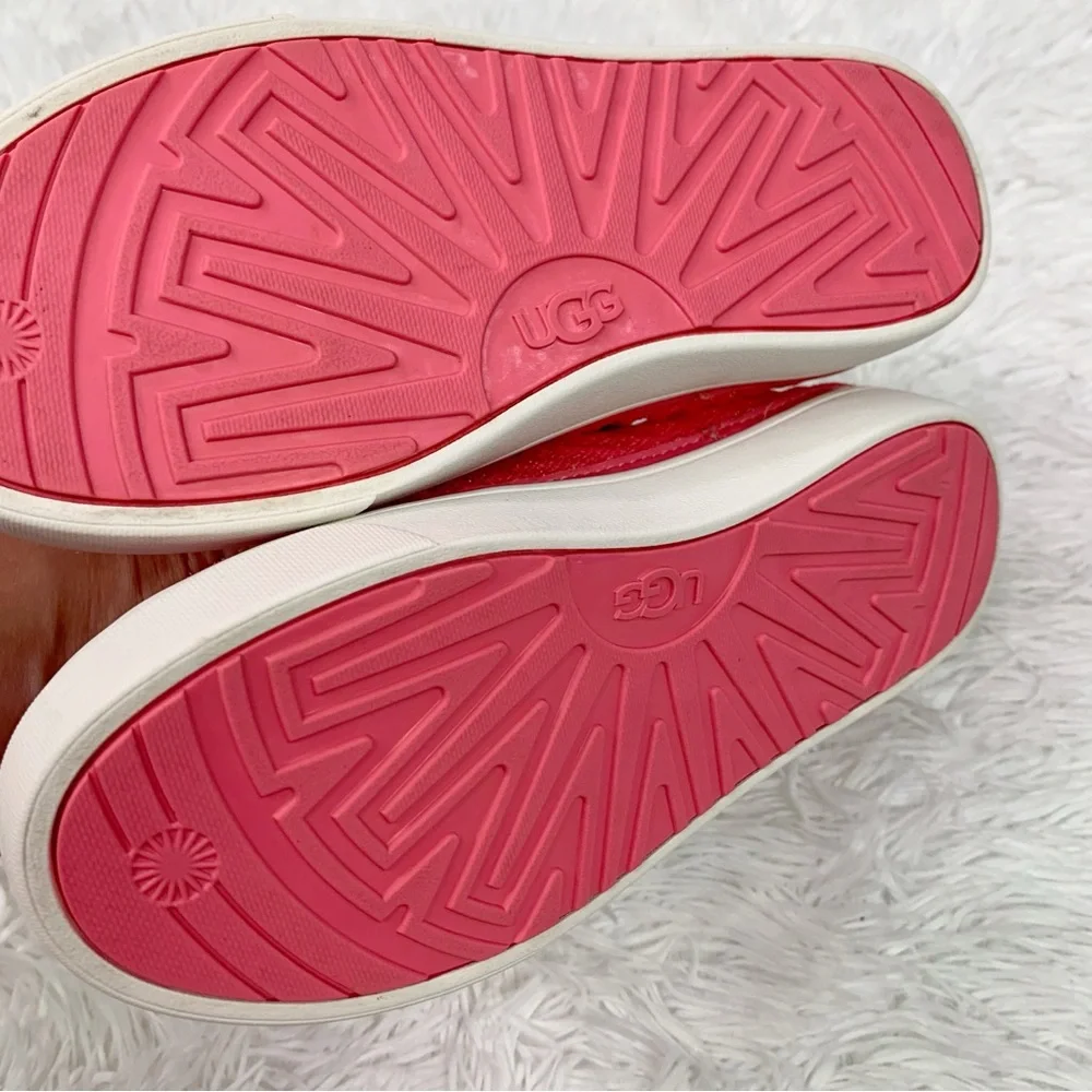 UGG girl Pink Caplan Slip-On Shoes shimmer metallic coral‎